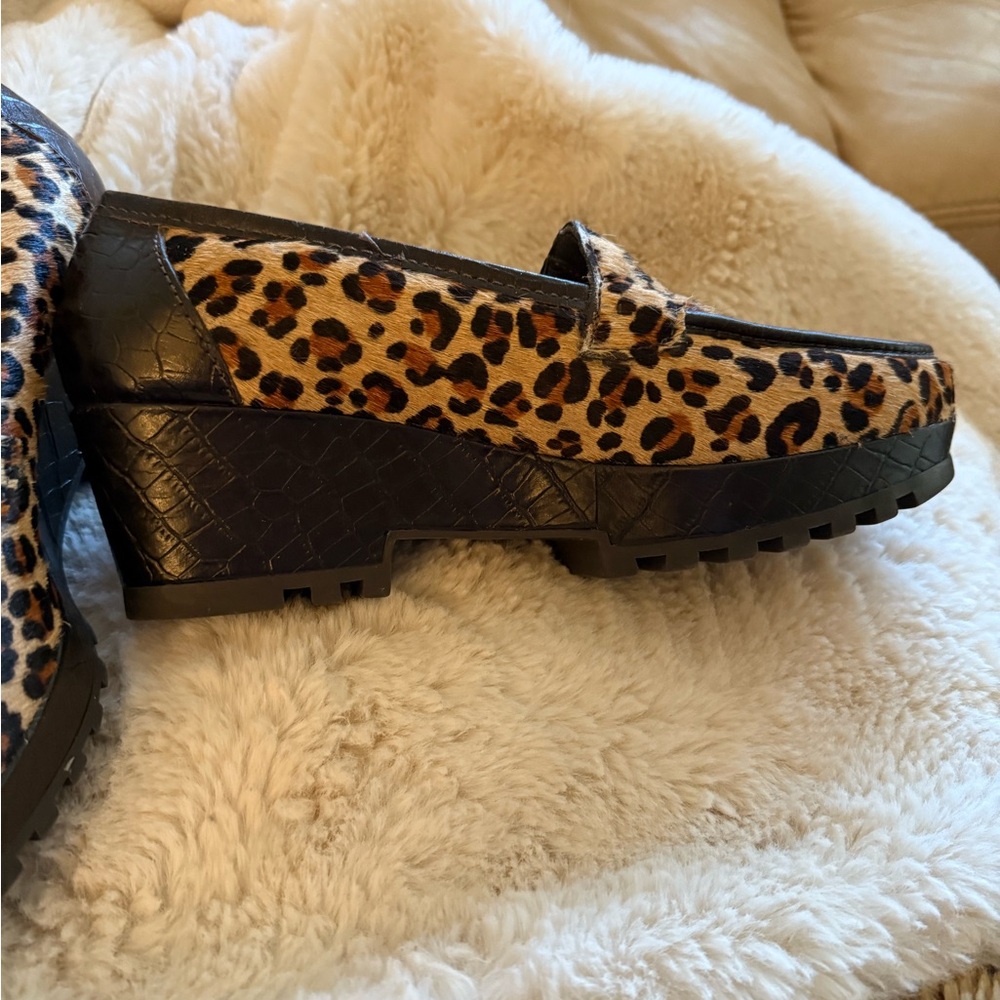 DONALD J PLINER Leopard Print Women's Loafers